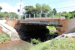 Fica pronta obra que acaba com erosão na ponte da Hayel Bon Faker