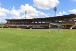 Douradão tem arquibancada central liberada para jogo do DAC hoje às 15h