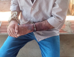 Taxista foi mantido algemado depois de reagir ao assalto (Foto: Campo Grande News)