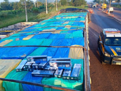 Carreta levava 410 mil maços de cigarro paraguaio de MS para São Paulo