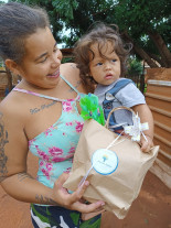 Grupo ‘Chamados a Servir’ distribui cestas de alimentos e ovos de Páscoa