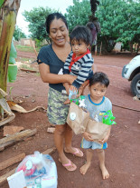 Grupo ‘Chamados a Servir’ distribui cestas de alimentos e ovos de Páscoa