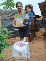 Grupo ‘Chamados a Servir’ distribui cestas de alimentos e ovos de Páscoa