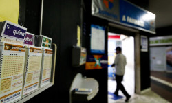 O jogo simples, com seis dezenas marcadas, custa R$ 4,50 (Foto: Agência Brasil)