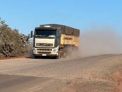 Obra na MS-157 sujeita motoristas a riscos e danos