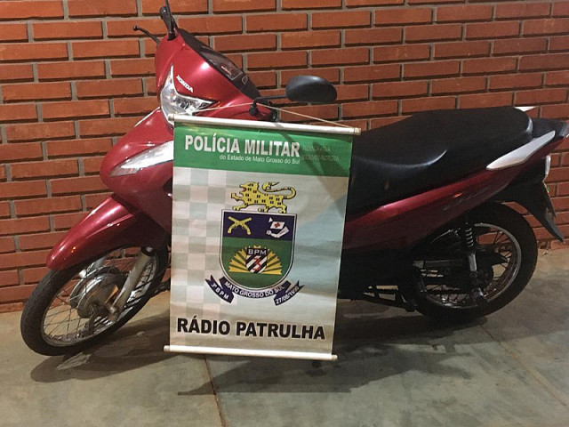 Moto é recuperada pela PM em Dourados. Imagem (Assessoria PM)