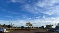 Céu claro em Dourados (Foto: Dourados Informa)