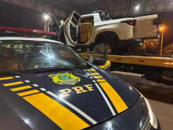 Droga e veículo apreendido pela PRF (Foto: Assessoria)