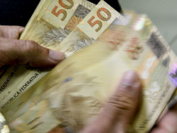 Desenrola Brasil poderá reduzir em até 40% inadimplência no país