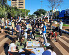 Douradenses acordam cedo para confeccionar tapetes de Corpus Christi