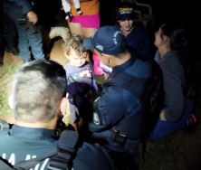 Menino de 2 anos fica cinco horas perdido em milharal na fronteira