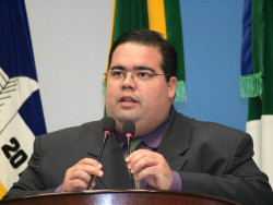 Prefeito mexe na Secretaria de Saúde e coloca ex-vereador como adjunto