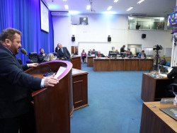 Câmara de Dourados aprova 13 projetos na 19ª sessão do ano