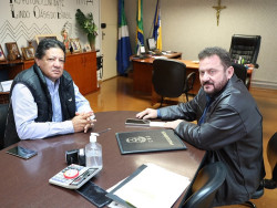 Laudir e Douradown firmam parceria para levar informações aos bairros
