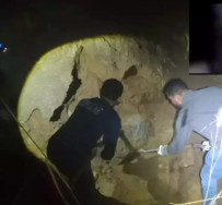 Local onde o corpo foi encontrado enterrado sem a cabeça e com as pernas amarradas (Foto: Reprodução)