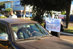 Blitz Educativa realizada na Avenida Marcelino Pires, em frente à Rodoviária (Foto: Assecom)