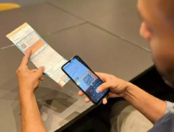 Consumidor efetua pagamento da conta de energia através do QR Code. (Foto: Divulgação)