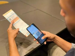 Consumidor efetua pagamento da conta de energia através do QR Code. (Foto: Divulgação)