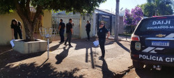 Policiais durante operação na manhã de hoje (Foto: Adilson Domingos)
