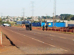 Indígenas voltam a invadir áreas particulares no anel viário