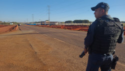 Indígenas deixam empresas e ficam em terreno ao lado do anel viário