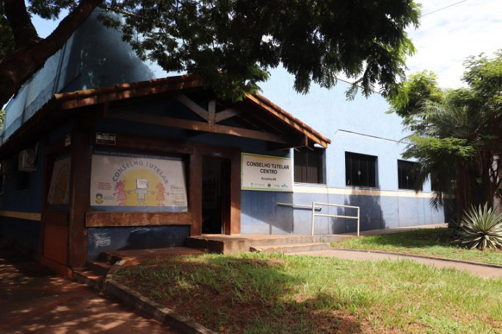 Casa dos Conselhos de Dourados, rua João Rosa Góes, n. 395, Centro (Foto: Assecom)