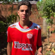 Tatuagem na perna ajudou na identificação do jovem (Foto: Reprodução)