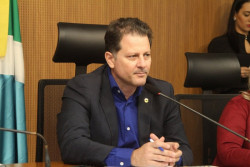 Integrantes da Frente Parlamentar de Avicultura tomam posse na ALEMS