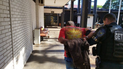 Homem foi levado para Depac (Foto: Adilson Domingos)