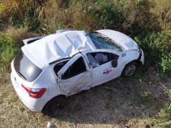 Carro da Prefeitura de Angélica depois do acidente (Foto: Adilson Domingos)
