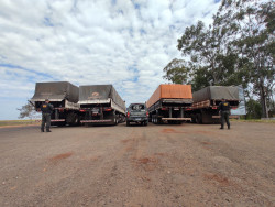 Carretas apreendidas pelo DOF levavam 284 pneus contrabandeados