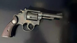 Arma usada no crime foi entregue à polícia nesta terça-feira (Foto: Divulgação | PCMS) -