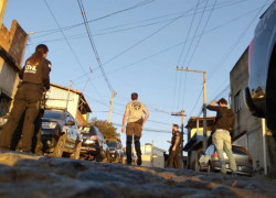 Polícia apreende celulares e documentos com acusados de matar médico