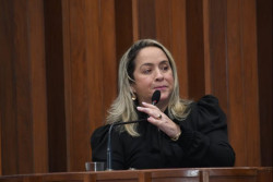 Juiz aceita denúncia contra Lia Nogueira por ameaçar assessora de morte