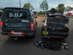Veículo e droga apreendida pelo DOF durante bloqueio (Foto: Assessoria/DOF)