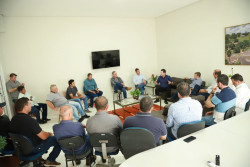 Renato Câmara vai a três municípios ouvir demandas de suinocultores