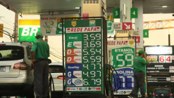 A Petrobras anunciou o reajuste no preço médio da gasolina em R$ 0,41 (Foto: Reprodução)