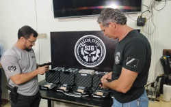 Policiais do SIG da 1ª DP recebem 20 pistolas Glock 9 milímetros