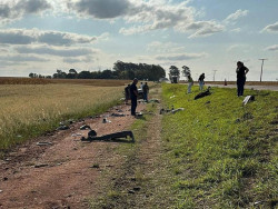 Acidente entre Fiat Uno e caminhão deixa três mortos na MS-386