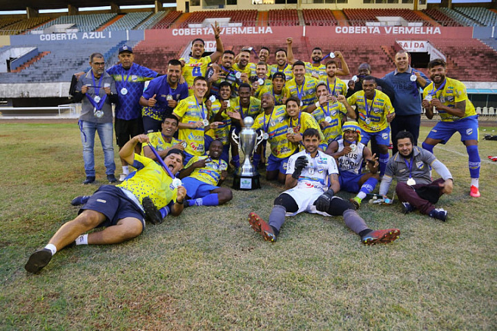 Jogadores do DAC comemorando conquista do segundo lugar no campeonato Estadual. Imagem: (Arquivo)