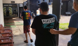 Dois homens são presos entregando crack no Vival dos Ipês