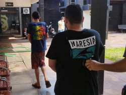 Dois homens são presos entregando crack no Vival dos Ipês